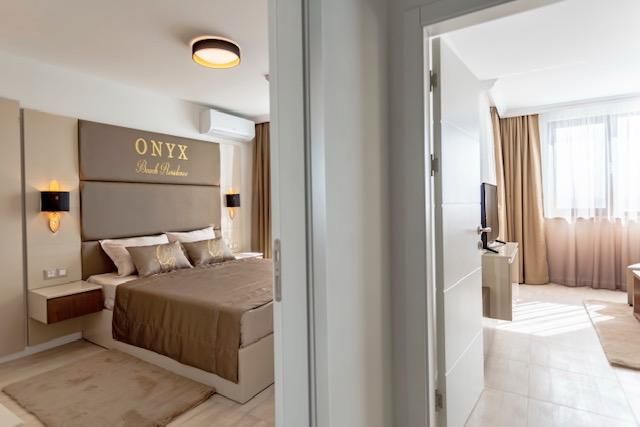 Отель Onyx Beach Residence Свети-Влас